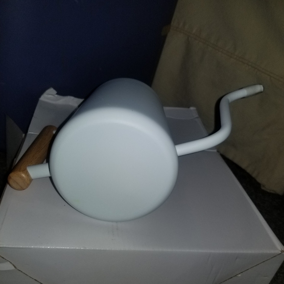 NWT Imeea White watering can with wood handle 35oz - Picture 4 of 6
